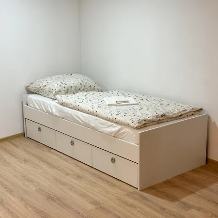 U Cerneho Orla Apartman *